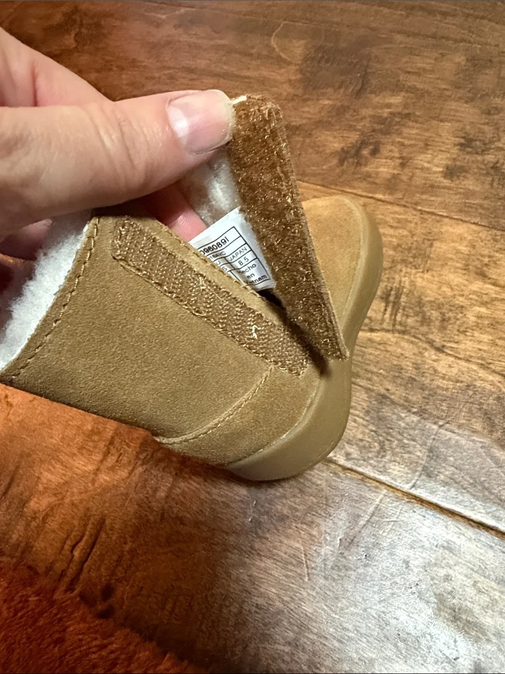 UGG kids keelan